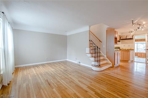 1725 E 240 St, Euclid, OH 44117 photo 8