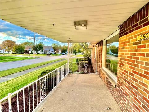 2502 E 35th St, Lorain, OH 44055 photo 3