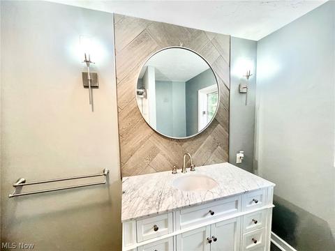 2502 E 35th St, Lorain, OH 44055 photo 18
