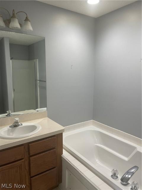 8070 Oak Tree Dr N, Lorain, OH 44053 photo 10