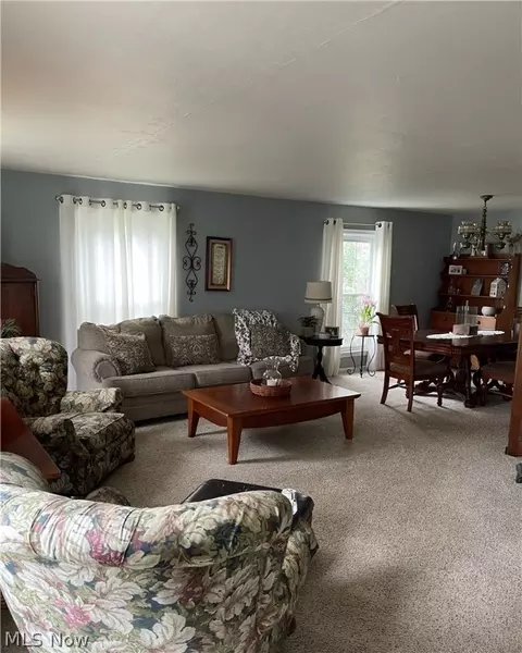 966 Gulf Rd, Elyria, OH 44035 photo 2