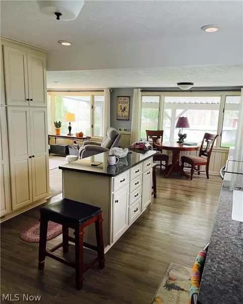 966 Gulf Rd, Elyria, OH 44035 photo 6