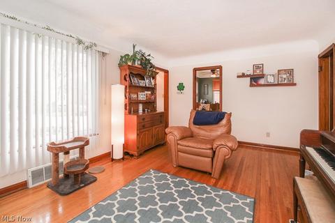 3019 Brookview Blvd, Parma, OH 44134 photo 4