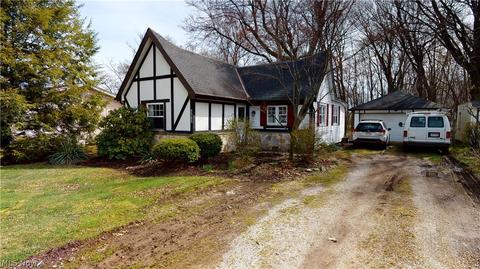 5585 Walnut St, Mentor On The Lake, OH 44060 photo 1