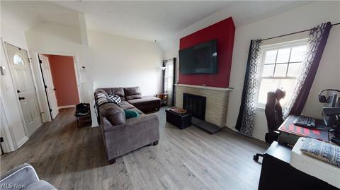 5585 Walnut St, Mentor On The Lake, OH 44060 photo 8