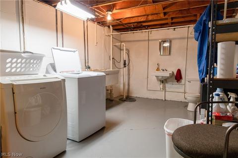 525 W Omar St, Struthers, OH 44471 photo 15
