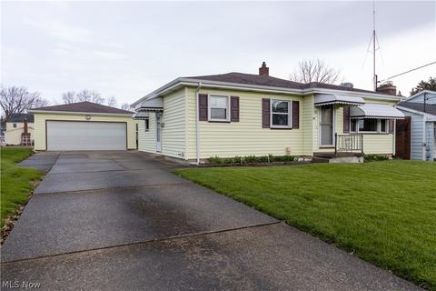 525 W Omar St, Struthers, OH 44471 photo 3