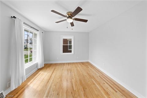 542 Cambridge Ave, Elyria, OH 44035 photo 8