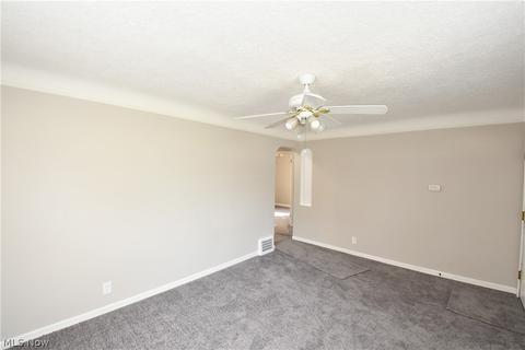 260 E 246 St, Euclid, OH 44123 photo 5