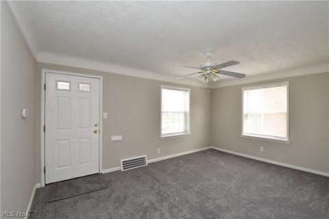 260 E 246 St, Euclid, OH 44123 photo 2