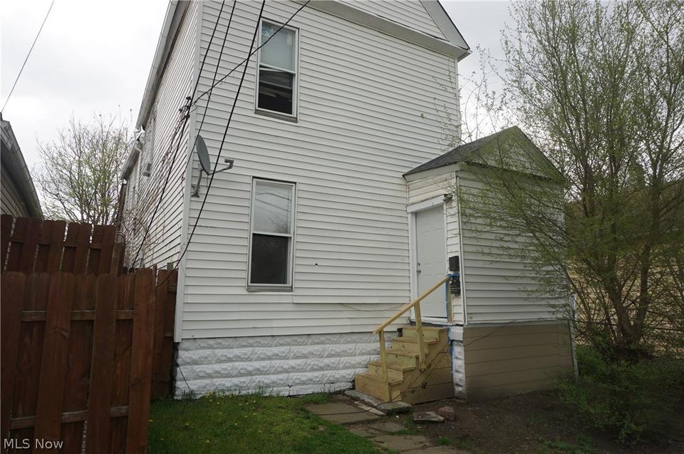 2075 W 45th, Cleveland, OH 44102 25 Photos MLS 4367506 Movoto
