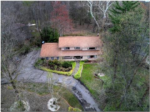 5705 Ledgebrook Ln, Solon, OH 44139 photo 3