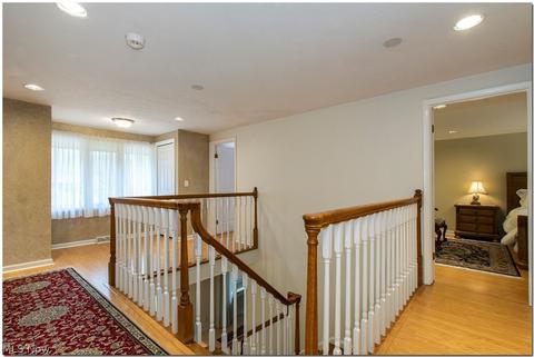 5705 Ledgebrook Ln, Solon, OH 44139 photo 20