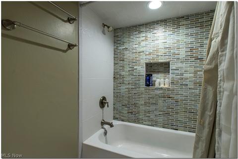 5705 Ledgebrook Ln, Solon, OH 44139 photo 30