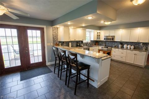 8193 White Rd, Burbank, OH 44214 photo 6
