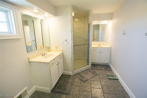 8193 White Rd, Burbank, OH 44214 photo 21