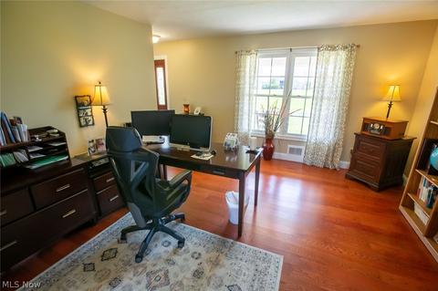 8193 White Rd, Burbank, OH 44214 photo 9