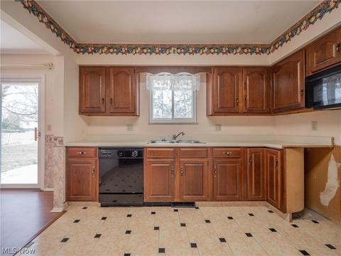 156 Whitman Blvd, Elyria, OH 44035 photo 14