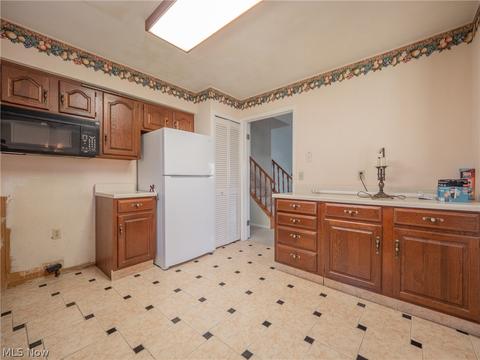 156 Whitman Blvd, Elyria, OH 44035 photo 12