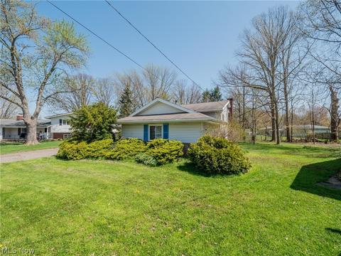 156 Whitman Blvd, Elyria, OH 44035 photo 2