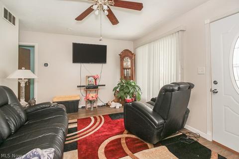606 Concord Ave, Elyria, OH 44035 photo 4