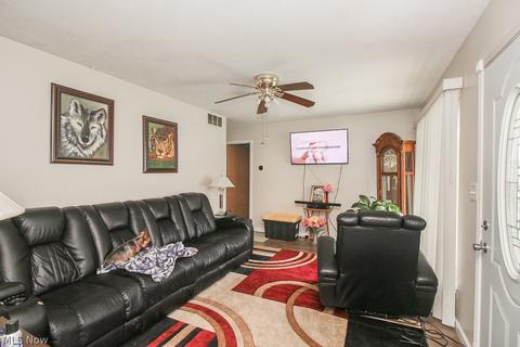 606 Concord Ave, Elyria, OH 44035 photo 3
