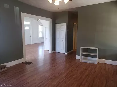 611 Bond Ave, Barnesville, OH 43713 photo 6