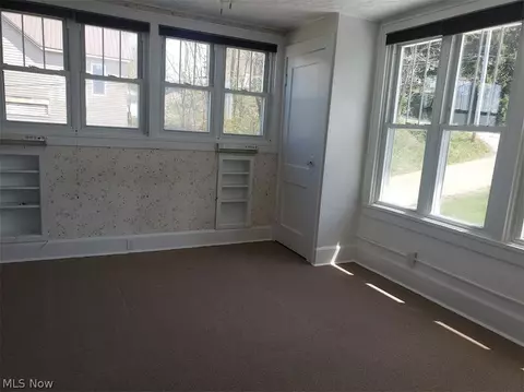 611 Bond Ave, Barnesville, OH 43713 photo 10