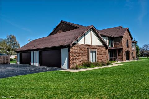 931 Pearson Cir #3, Youngstown, OH 44512 photo 2