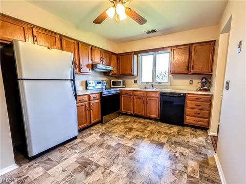 931 Pearson Cir #3, Youngstown, OH 44512 photo 7
