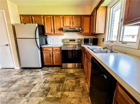 931 Pearson Cir #3, Youngstown, OH 44512 photo 8