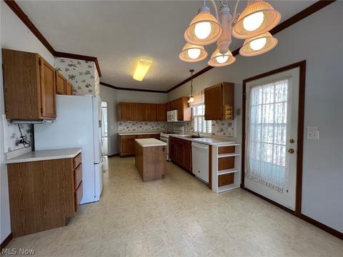 114 Middle Post Pt, Chardon, OH 44024 photo 5