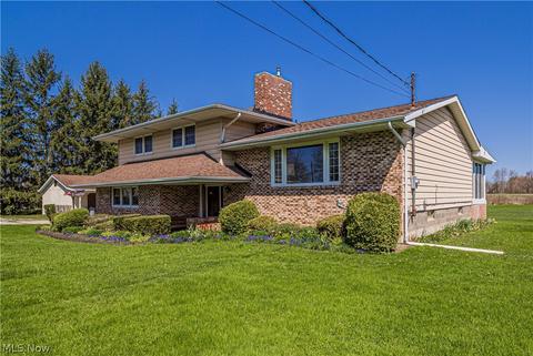 1391 Harold Rd, Ashtabula, OH 44004 photo 2