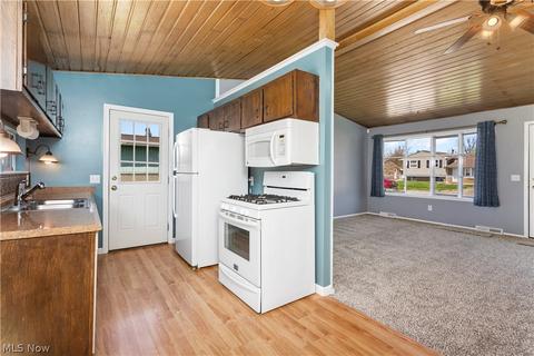 945 Wilder Ave, Elyria, OH 44035 photo 4