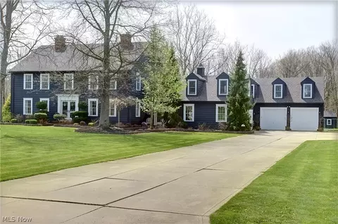 2990 Millgate Dr, Willoughby Hills, OH 44094 photo 1