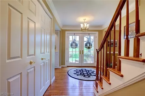 2990 Millgate Dr, Willoughby Hills, OH 44094 photo 4