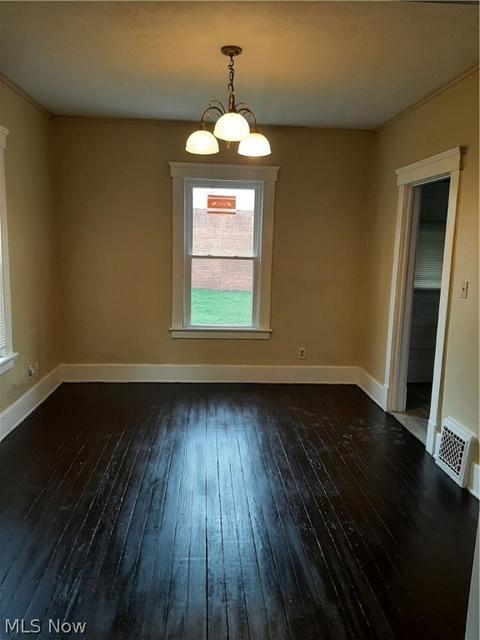 133 S Logan St, Elyria, OH 44035 photo 4