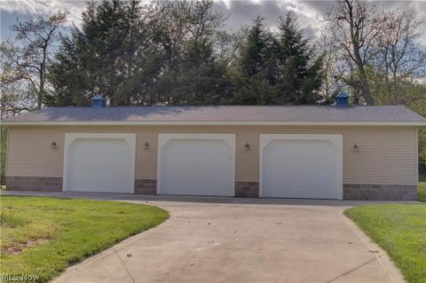155 E Pine Lake Rd, North Lima, OH 44452 photo 5