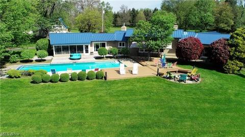 155 E Pine Lake Rd, North Lima, OH 44452 photo 2
