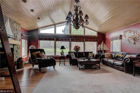 155 E Pine Lake Rd, North Lima, OH 44452 photo 11