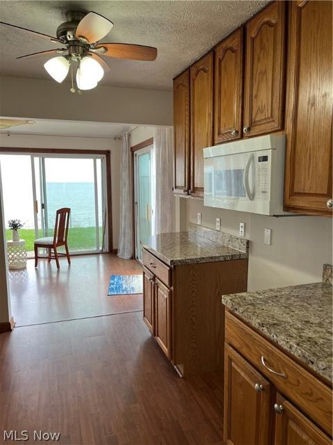 7061 Sunset Dr, Mentor On The Lake, OH 44060 photo 8