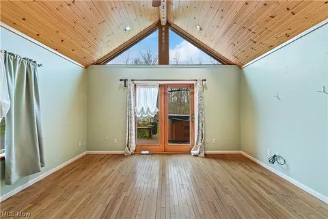 592 E Garfield Rd, Aurora, OH 44202 photo 3