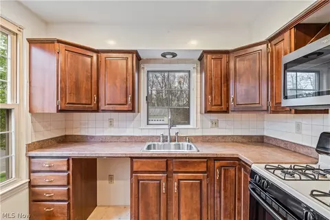 592 E Garfield Rd, Aurora, OH 44202 photo 7