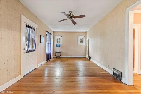 592 E Garfield Rd, Aurora, OH 44202 photo 9