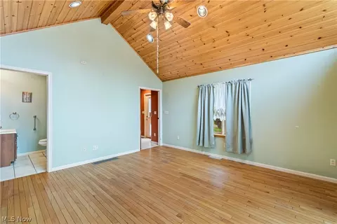 592 E Garfield Rd, Aurora, OH 44202 photo 4