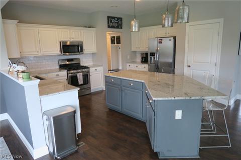 6715 List St NW, Canton, OH 44708 photo 3