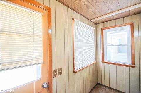 552 E 208th St, Euclid, OH 44119 photo 17