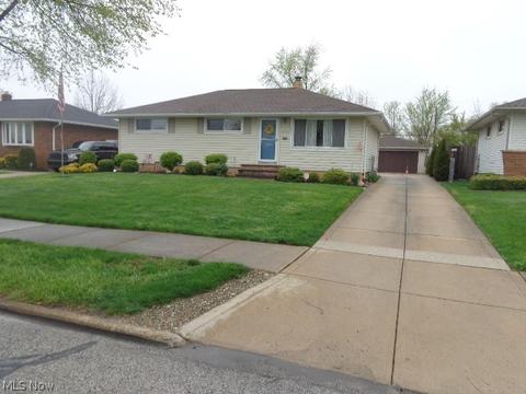 10980 Kader Dr, Parma, OH 44130 photo 6