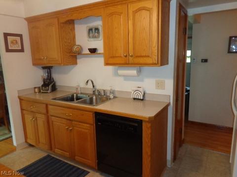 10980 Kader Dr, Parma, OH 44130 photo 10