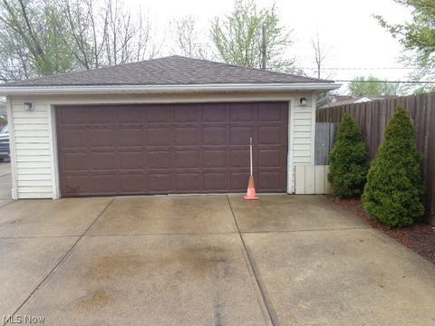 10980 Kader Dr, Parma, OH 44130 photo 25